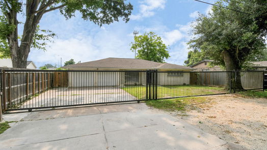 Houston 1-story, 3-bed 6814 Della Street-idx