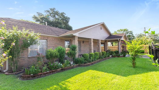 Houston 1-story, 3-bed 8802 Burden Street-idx