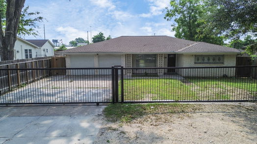 Houston 1-story, 3-bed 6814 Della Street-idx