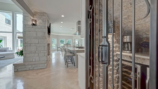 Houston 2-story, 6-bed 807 Kingsmark Drive-idx