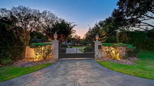 Houston 2-story, 6-bed 807 Kingsmark Drive-idx