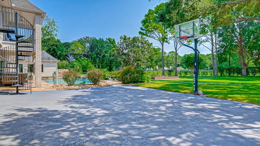 Houston 2-story, 6-bed 807 Kingsmark Drive-idx