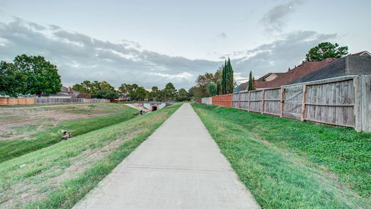 Houston 2-story, 3-bed 15618 Kentwater Court-idx