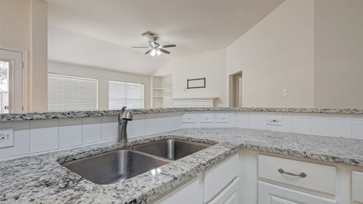 Houston 1-story, 3-bed 15615 Valley Creek Drive-idx