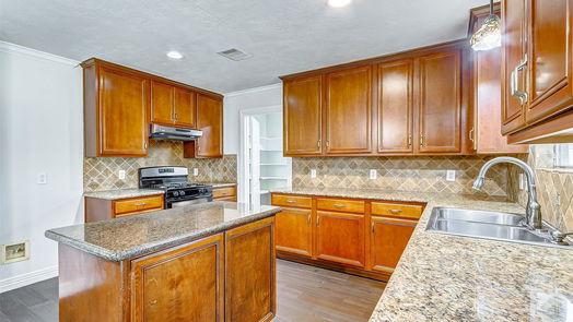 Houston 2-story, 5-bed 8510 Shallowlake Court-idx