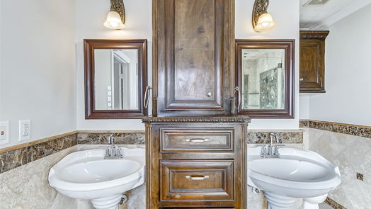 Houston 2-story, 5-bed 8510 Shallowlake Court-idx