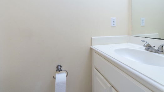 Houston 2-story, 4-bed 7710 Hidden Oaks Lane-idx