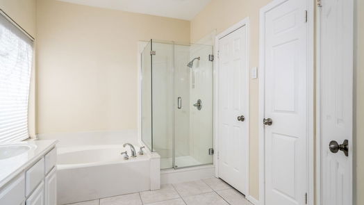 Houston 2-story, 4-bed 7710 Hidden Oaks Lane-idx