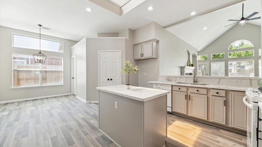Houston 1-story, 4-bed 10443 Indian Paintbrush Lane-idx