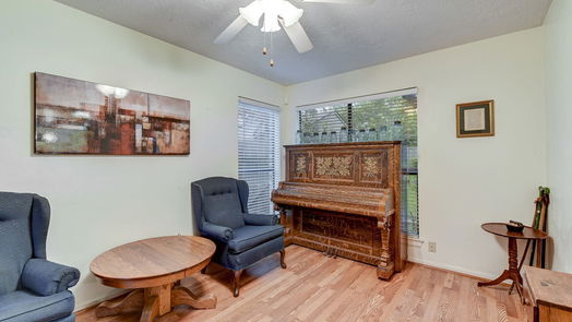 Houston 2-story, 3-bed 8431 Sunny Ridge Drive-idx