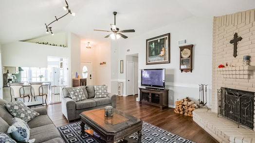 Houston 1-story, 3-bed 15402 Pebble Lake Drive-idx