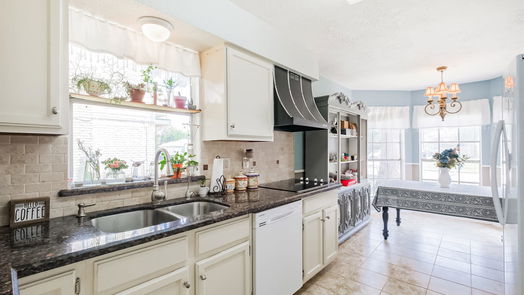Houston 1-story, 3-bed 15402 Pebble Lake Drive-idx