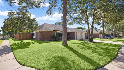 Houston 1-story, 3-bed 7710 Hudson Oaks Drive-idx