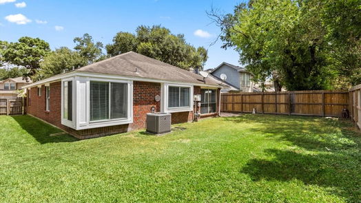 Houston 1-story, 3-bed 16323 Mccormick Drive-idx