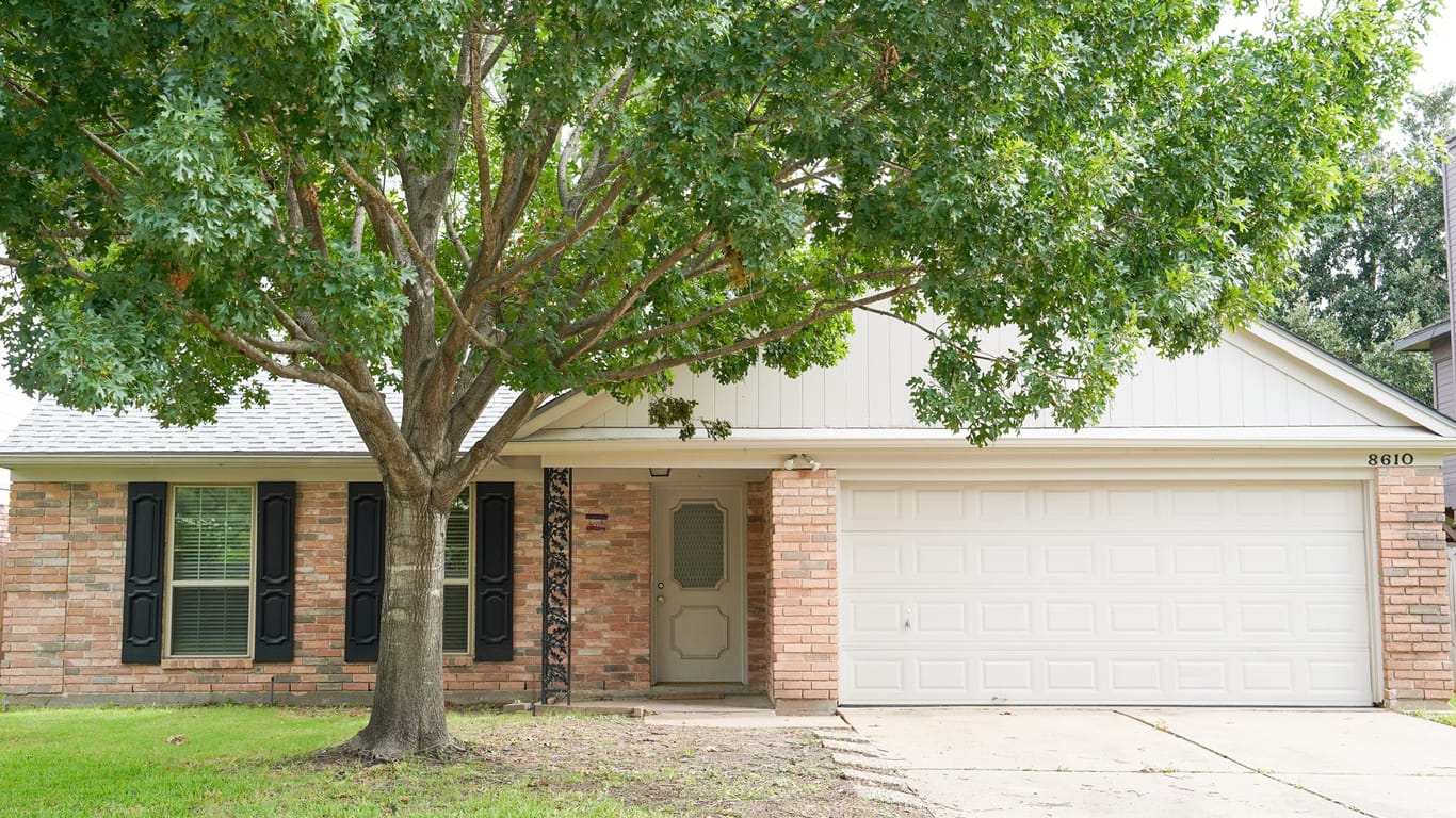 Houston 1-story, 3-bed 8610 Hot Springs Drive-idx