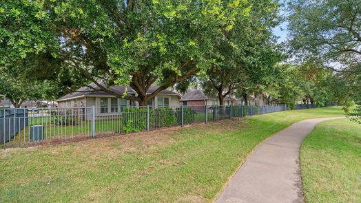 Houston 1-story, 3-bed 8806 Gas Light Village Drive-idx