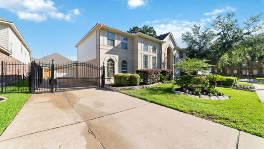 Houston 2-story, 5-bed 16602 Blue Vista Drive-idx