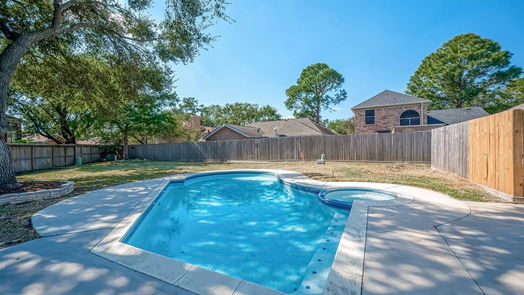 Houston 1-story, 3-bed 17523 Saxon Drive-idx