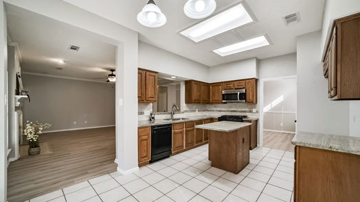 Houston 1-story, 4-bed 7531 Basswood Forest Court-idx