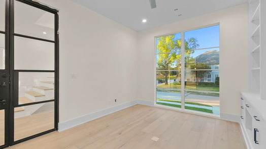 Houston 2-story, 5-bed 4943 Dumfries Drive-idx