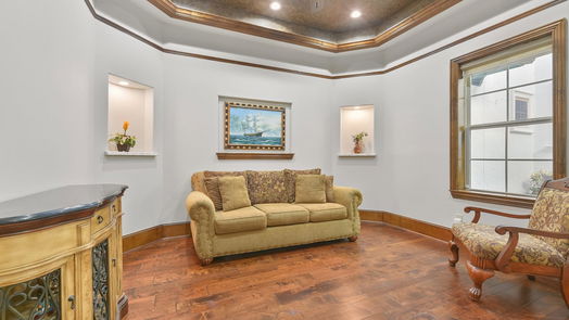 Houston 2-story, 6-bed 4943 Glenmeadow Drive-idx