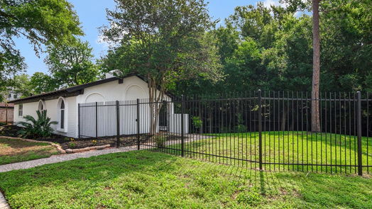 Houston 1-story, 4-bed 5638 N Braeswood Boulevard-idx