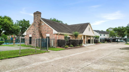 Houston 2-story, 4-bed 6411 Creekbend Drive-idx