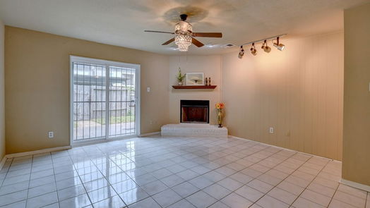 Houston 2-story, 2-bed 6330 Creekbend Drive D-idx