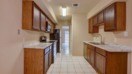 Houston 2-story, 2-bed 6330 Creekbend Drive D-idx