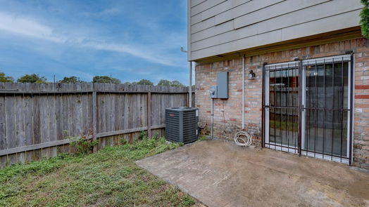 Houston 2-story, 2-bed 6330 Creekbend Drive D-idx