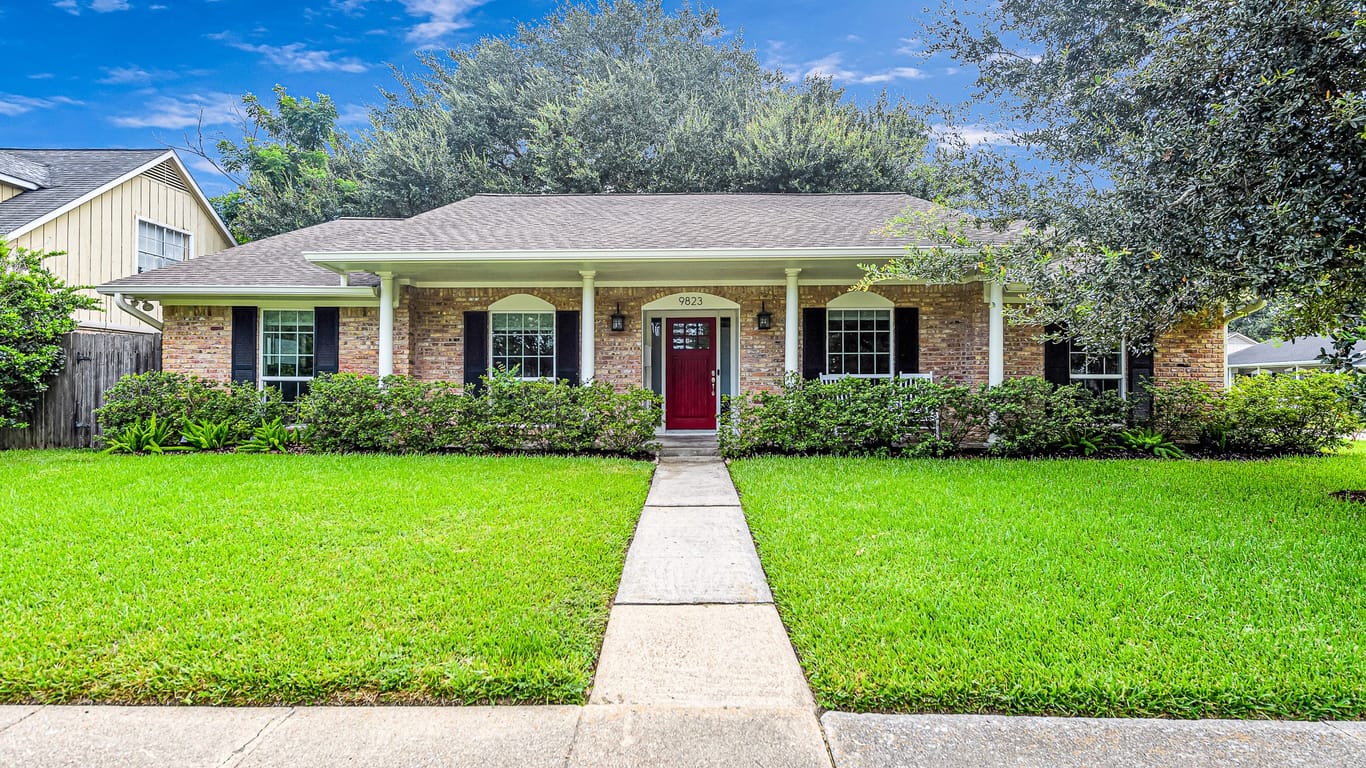 Houston 1-story, 3-bed 9823 Braewick Drive-idx