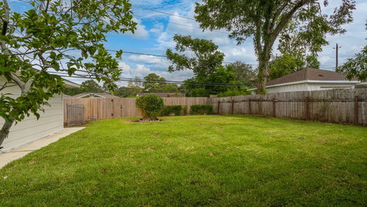 Houston 1-story, 4-bed 5534 Bankside Drive-idx