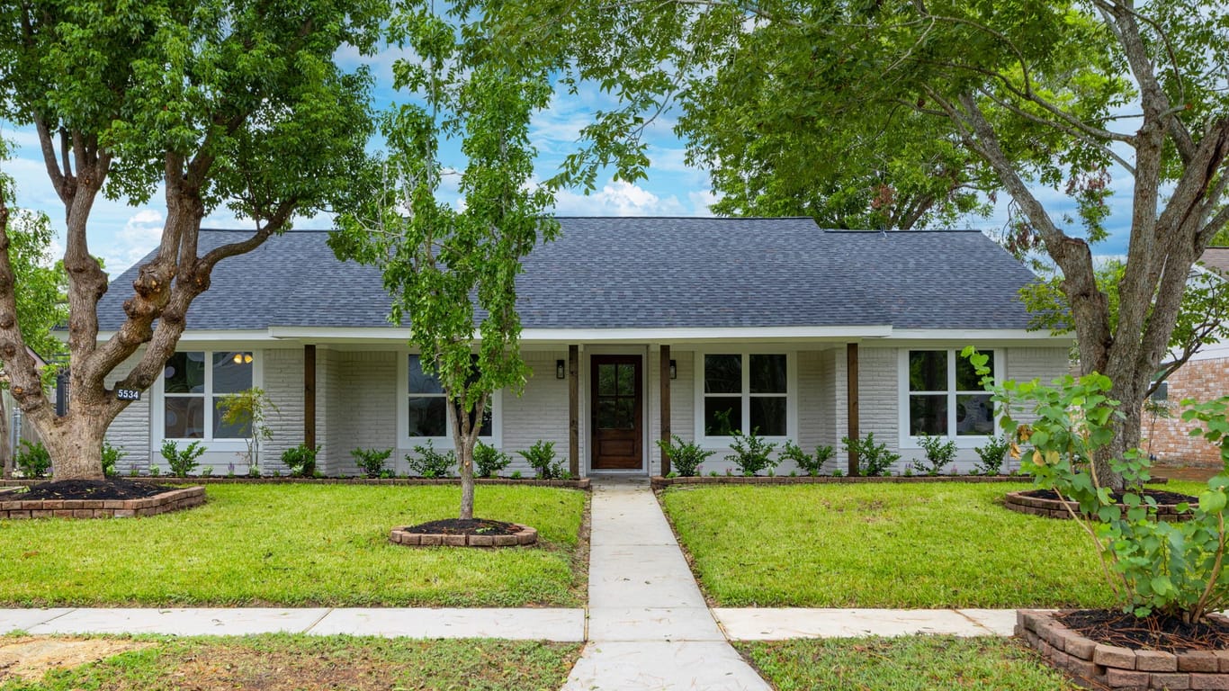 Houston 1-story, 4-bed 5534 Bankside Drive-idx