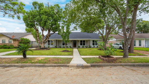 Houston 1-story, 4-bed 5534 Bankside Drive-idx