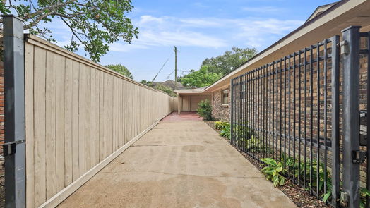 Houston 1-story, 3-bed 8811 Manhattan Drive-idx