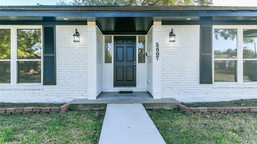 Houston null-story, 4-bed 5807 Dumfries Drive-idx