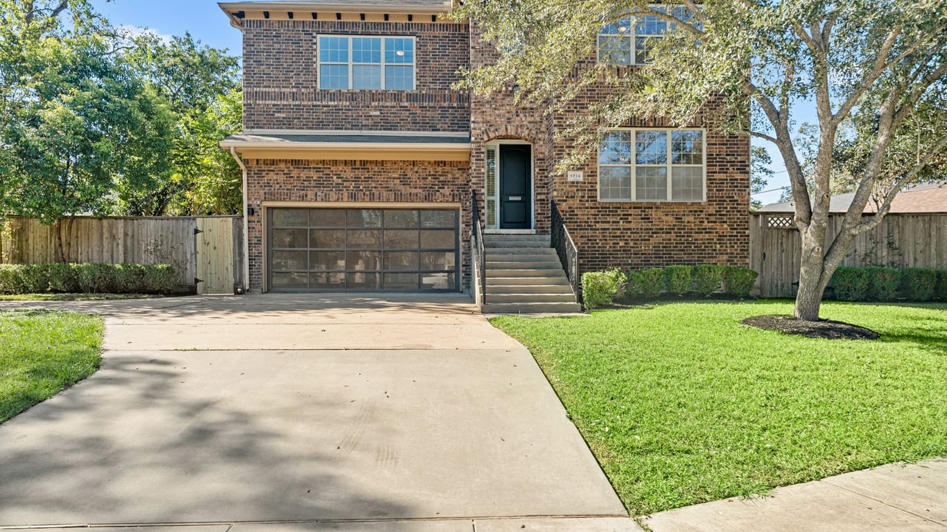 Houston 2-story, 4-bed 9714 Braesmont Drive-idx