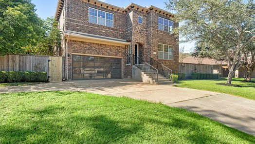 Houston 2-story, 4-bed 9714 Braesmont Drive-idx