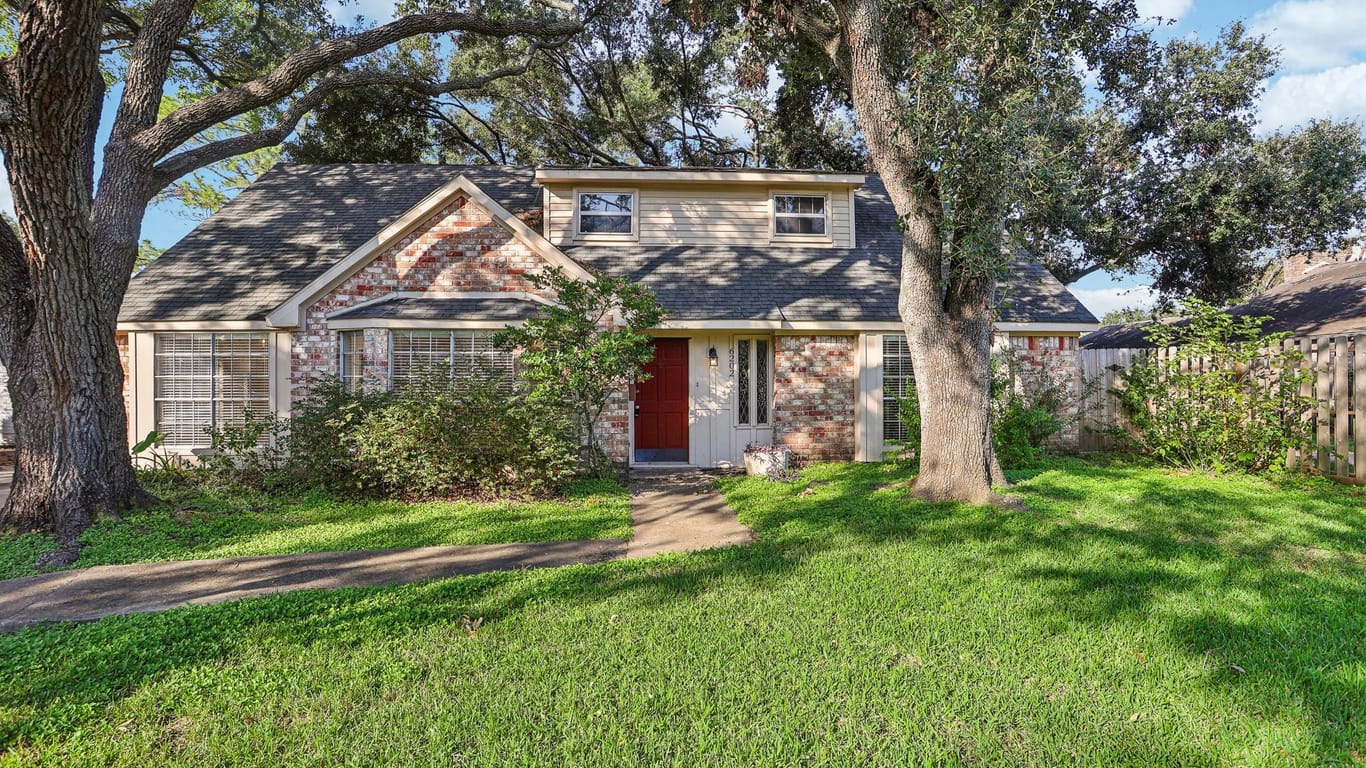 Houston 2-story, 4-bed 6202 Rollingbrook Drive-idx