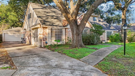 Houston 2-story, 4-bed 6202 Rollingbrook Drive-idx