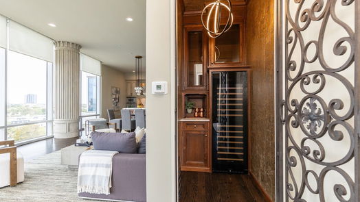 Houston null-story, 2-bed 2727 Kirby Drive 8D-idx