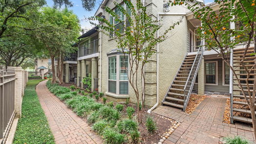 Houston 1-story, 2-bed 2700 Revere Street 104-idx