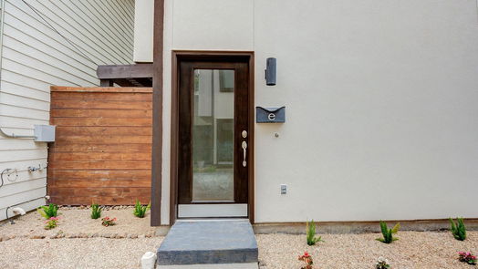 Houston 3-story, 3-bed 1821 W Main Street E-idx