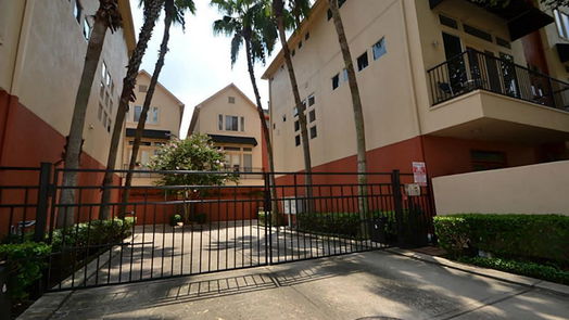 Houston 3-story, 3-bed 2437 South Blvd Boulevard 10-idx