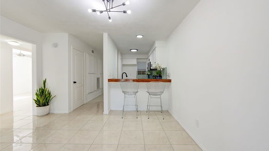 Houston 1-story, 2-bed 3131 Southwest Freeway B23-idx