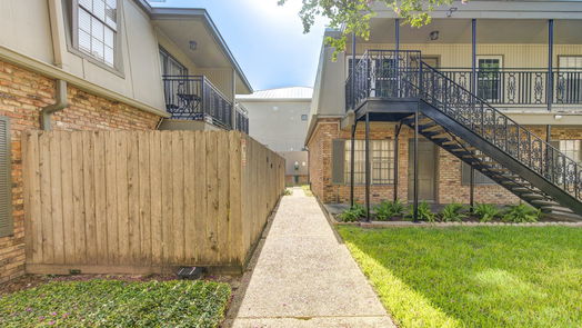 Houston 1-story, 2-bed 3131 Southwest Freeway B23-idx