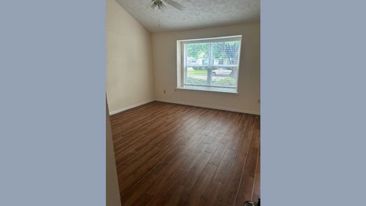 Houston 1-story, 2-bed 10913 Bexley Drive 913-idx