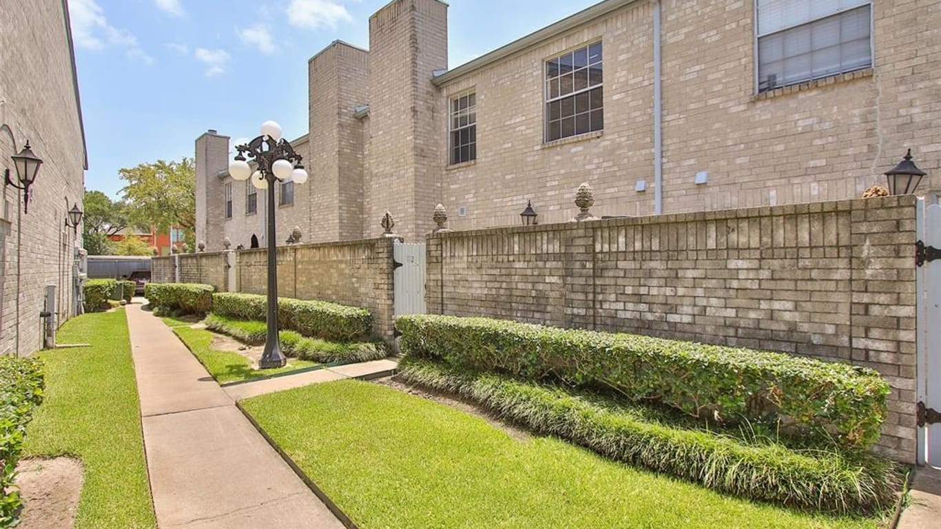 Houston 1-story, 3-bed 10603 S Wilcrest Drive 27-idx