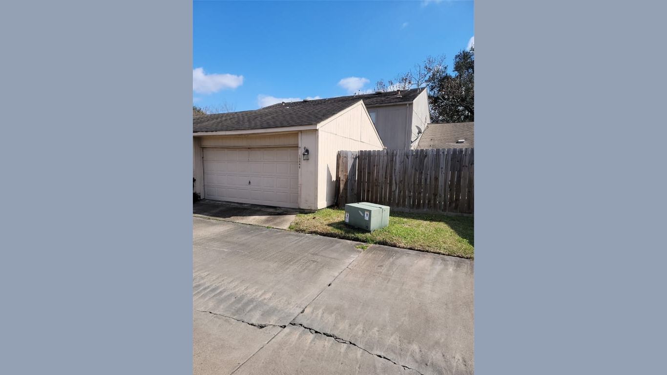 Houston 2-story, 3-bed 10646 Bexley Drive-idx