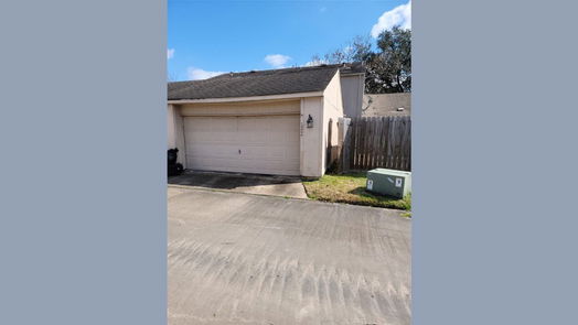 Houston 2-story, 3-bed 10646 Bexley Drive-idx